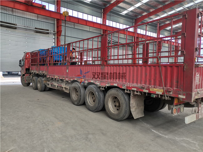 1200型金屬撕碎機發(fā)貨現(xiàn)場