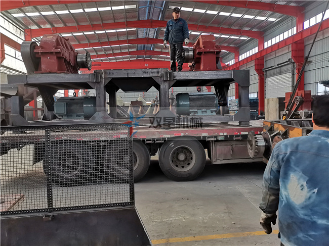 1300型金屬破碎機發(fā)貨現(xiàn)場實拍