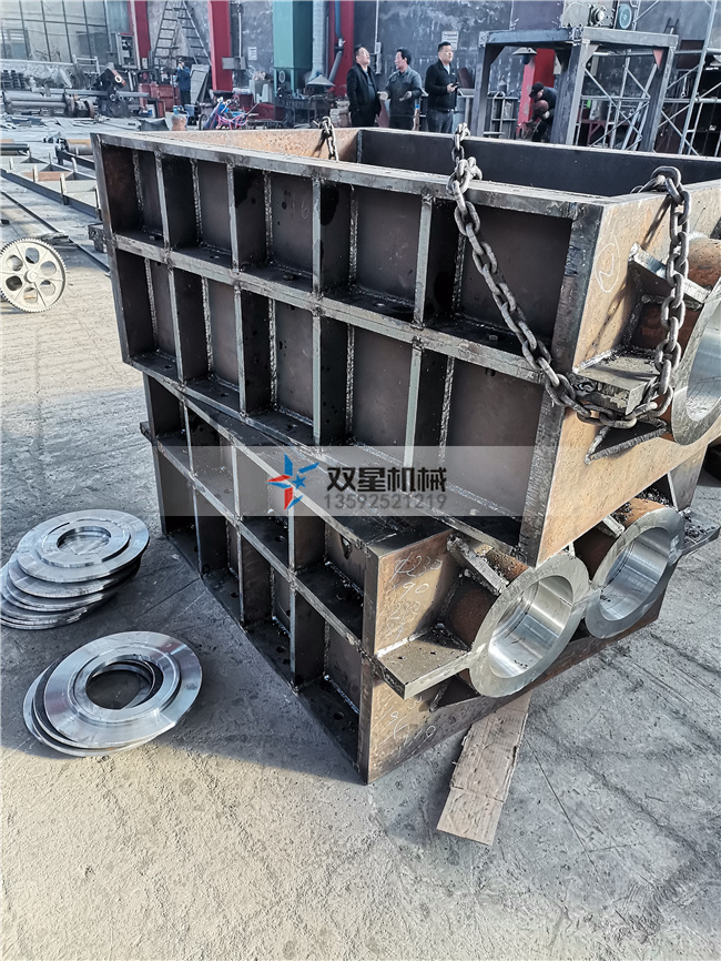 <a href='http://jkitzvalves.com/ssxl/10.html' target='_blank'><span>金屬撕碎機(jī)</span></a>撕碎箱體實(shí)拍