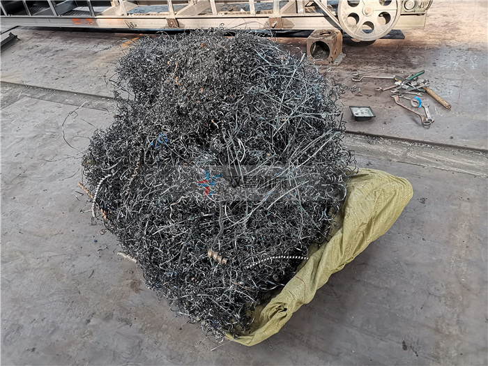 鐵屑粉碎機粉碎鐵屑、鐵銷效果展示