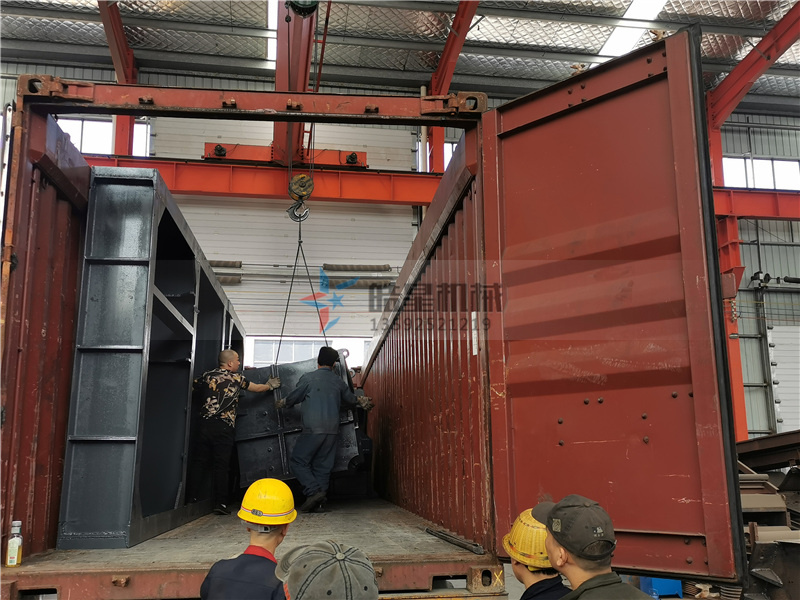 易拉罐破碎機(jī)斷橋鋁破碎機(jī)設(shè)備長(zhǎng)相發(fā)往南非