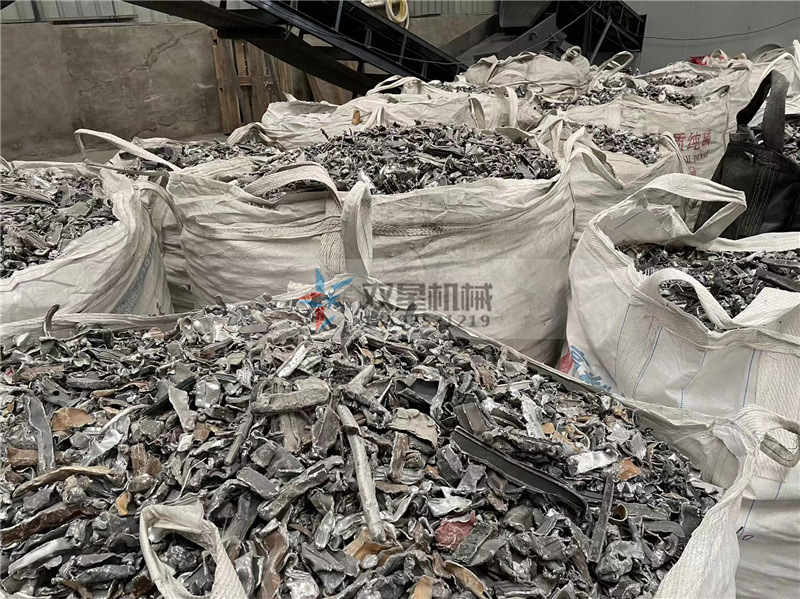 <a href='http://jkitzvalves.com/psxl/1279.html' target='_blank'><span>廢鋁破碎機(jī)</span></a>破碎料