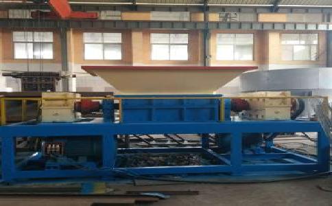 打開大型<a href='http://jkitzvalves.com/ssxl/10.html' target='_blank'><span>金屬撕碎機</span></a>時應注意些什么